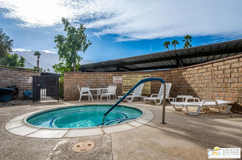 2820 N Arcadia Court B102, Palm Springs, California 92262 home-pic-15